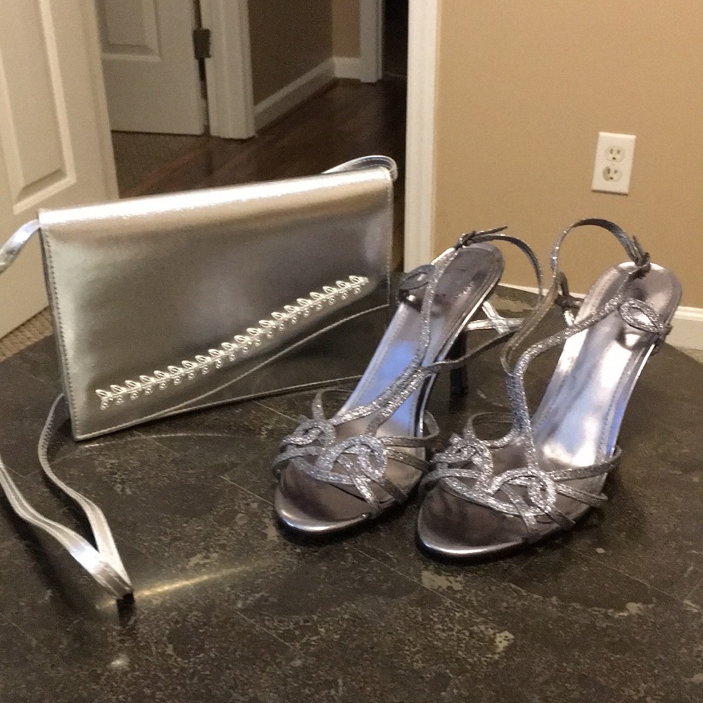 Shoes - Picture 2 of 6